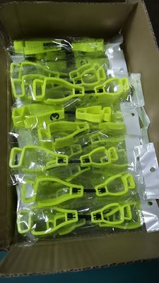 Wholesale Glove Clips Safety Holder Multifunctional Portable Reusable Plastic Glove Clip